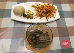 粤式靓汤－猴头菇虫草花扇骨汤的做法图解2