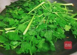 胡萝卜炝芹菜的做法图解5