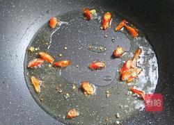 海鲜菇炒毛豆的做法图解5