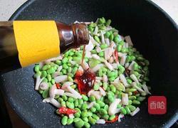 海鲜菇炒毛豆的做法图解7