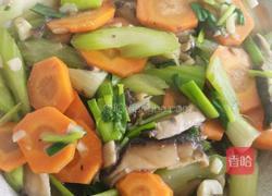 芹菜萝卜香菇的做法图解7