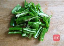  螺丝椒炒腊肉的做法图解2