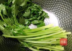  爽口香芹的做法图解1
