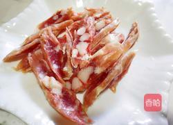 青笋炒腊肠的做法图解2