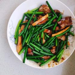 火腿蒜薹炒肉的做法[图]