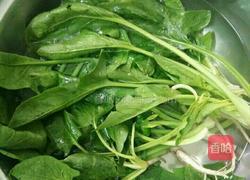 果仁拌菠菜的做法图解1