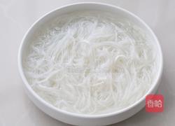 蒜蓉粉丝蒸扇贝的做法图解1