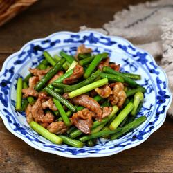 蒜苔炒肉的做法[图]