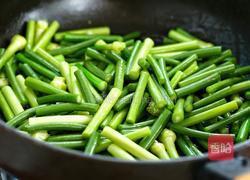 蒜苔炒肉的做法图解6