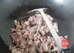 辣椒炒肉的做法图解1