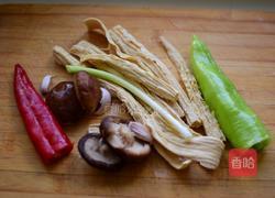 香菇烧腐竹的做法图解1