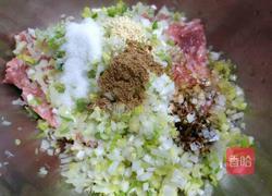  干萝卜叶猪肉馅饺子的做法图解3