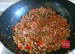 北京特色菜 泡菜炒肉末的做法图解12