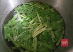  核桃仁拌芹菜的做法图解5