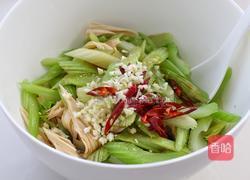 西芹拌腐竹的做法图解6