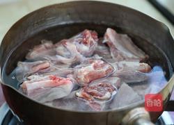 板栗烧排骨的做法图解1