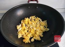 ＃东北＃尖椒炒鸡蛋火腿肠的做法图解4