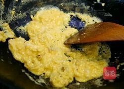 虾仁滑蛋的做法图解7