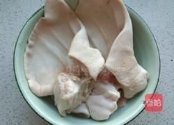 卤猪耳朵的做法图解1