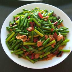 北京的 五花肉辣炒蒜苔的做法[图]