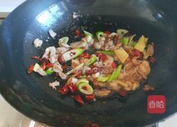 北京的 五花肉辣炒蒜苔的做法图解5