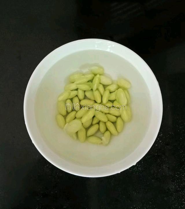 毛豆清洗干净