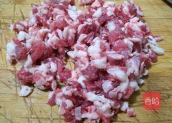 羊肉萝卜干小笼包的做法图解4