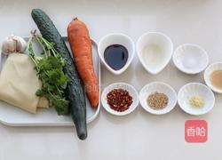 黄瓜凉拌干豆腐丝的做法图解1