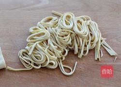 黄瓜凉拌干豆腐丝的做法图解2