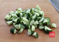 黄瓜炒虾仁的做法图解3