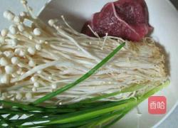 金针菇肉丝汤的做法图解1