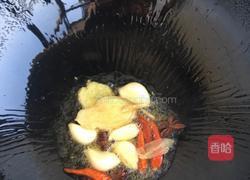 酸菜排骨的做法图解7