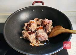 ＃东北＃大骨头炖酸菜的做法图解6