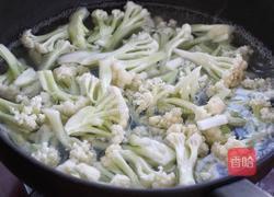 花菜炒木耳的做法图解3