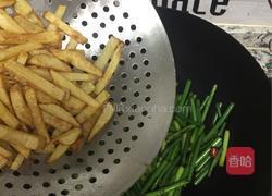 蒜苔土豆条的做法图解9