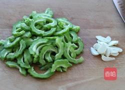 苦瓜炒肉片的做法图解3