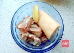 排骨藕汤的做法图解1