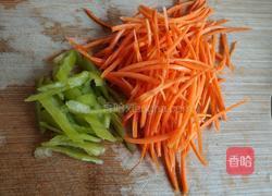 金针菇炒肉丝的做法图解2