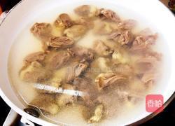 青蒜苗炒鸡心的做法图解8