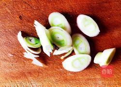 平菇炒鸡蛋的做法图解3