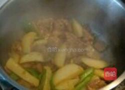 土豆块炖猪肉的做法图解6
