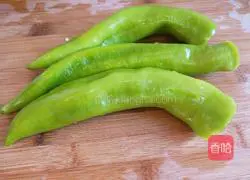 Illustration of how to make scrambled eggs with peppers 1