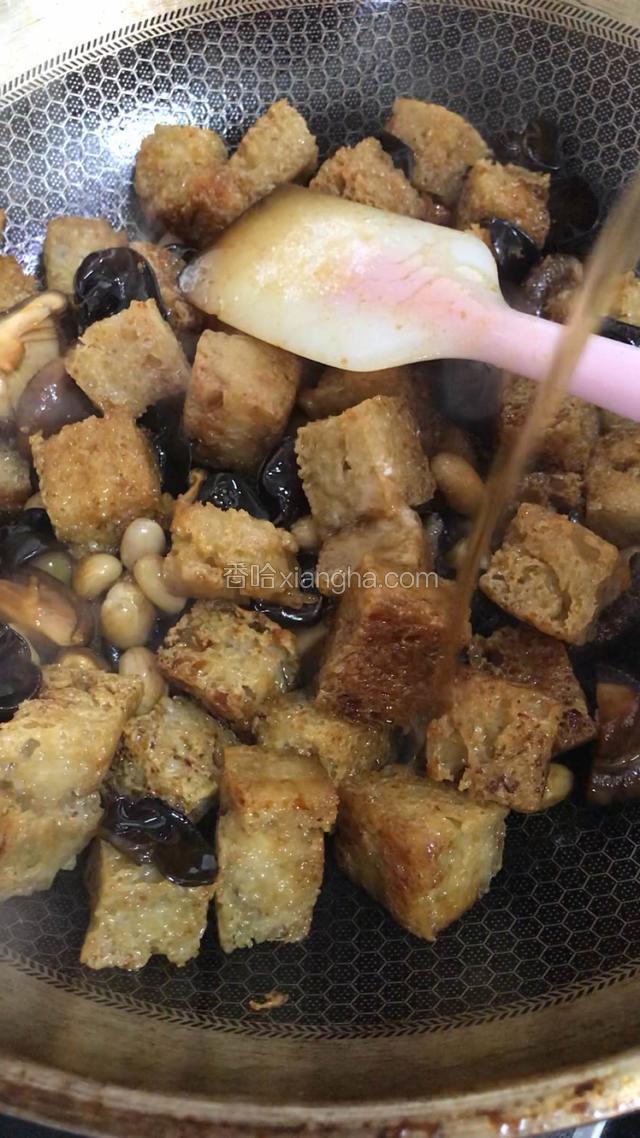 加入适量料酒翻炒