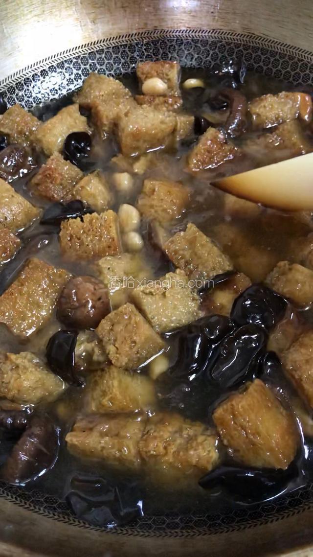加入适量开水煮透