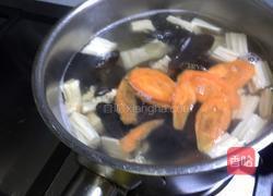 腐竹拌木耳的做法图解8