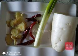 清炖猪骨的做法图解1