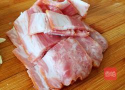 培根胡萝卜炒白菜的做法图解1