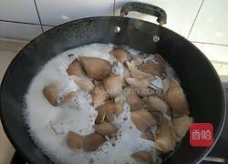 鲜蘑炒鸡蛋的做法图解4