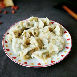 茼蒿虾仁水饺