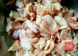 香菇炖鸡的做法图解1